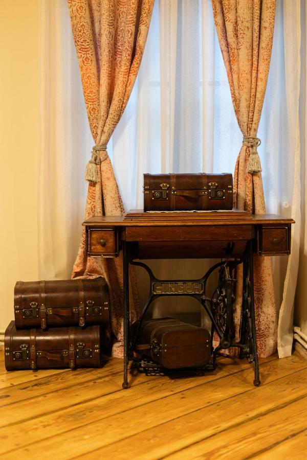 Chic Apartment In Historical City Center Тимишоара Экстерьер фото